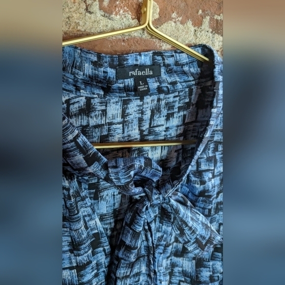 Rafaella Blue & Black Woven Pattern Sleeveless Blouse w/ Tie at Neck - Picture 3 of 11